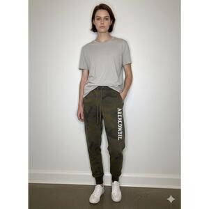 ABERCROMBIE & FITCH - Camo Logo Joggers Green Camouflage Sweatpants - Size M